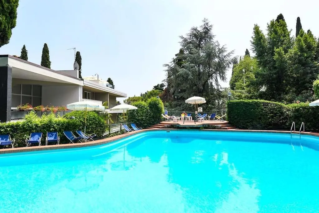 Appartamento D'Annunzio Suite Con Piscina Gardone Riviera Italia